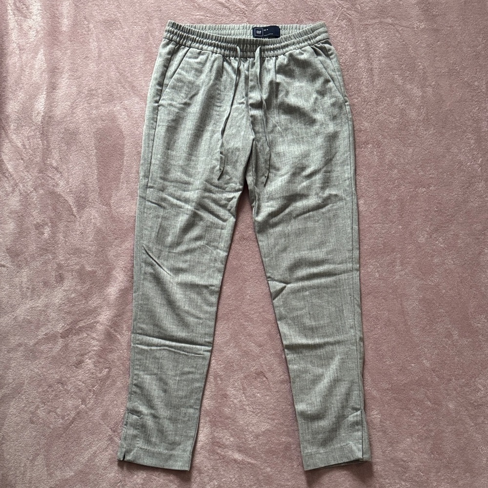 GAP women’s gray elastic waist slim pants